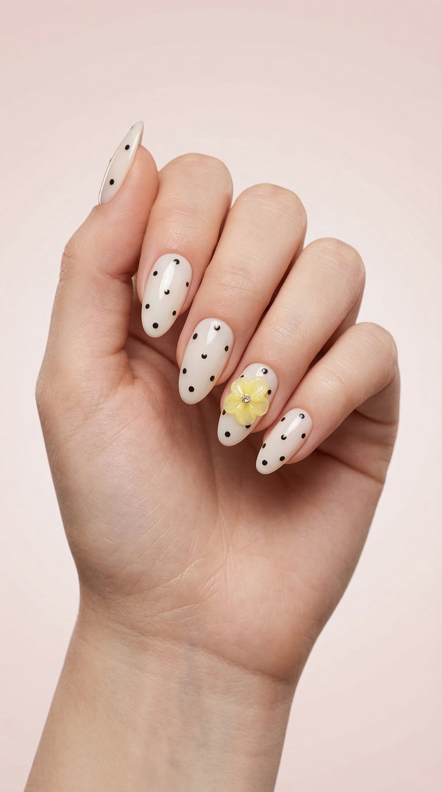 Daisy Dots nail art set - product photo