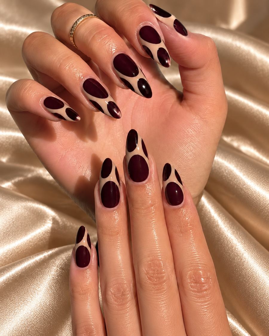 Noir Abstract Swirl press-on nails