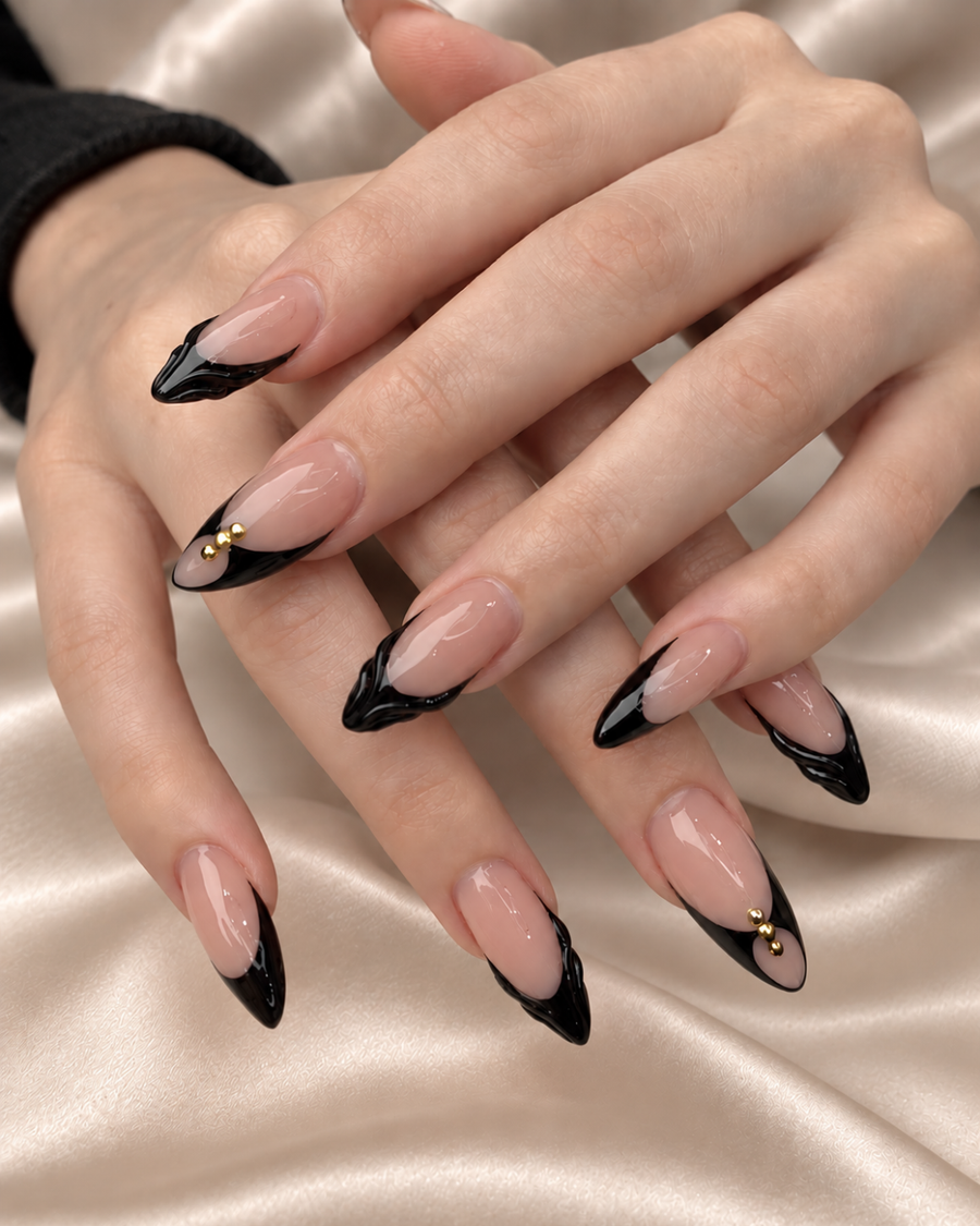 Noir Wing French press-on nails